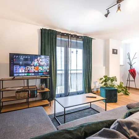 Bright - Stylish - Kitchen - Parking - Netflix